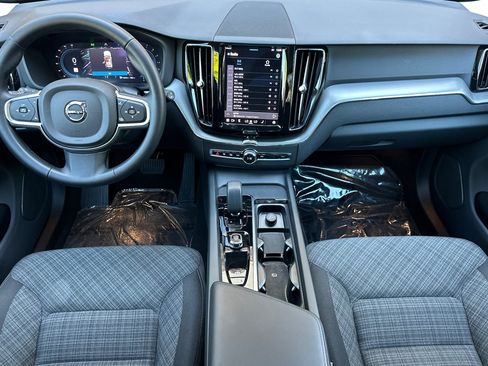 Certified 2025 Volvo XC60 B5 Core w/ Protection Package Premier image 15