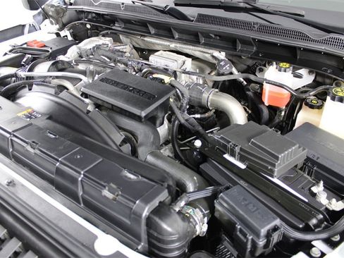 Used 2023 GMC Sierra 3500 SLE w/ SLE Convenience Package image 14