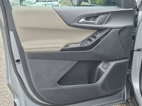 New 2026 Chevrolet Equinox LT w/ Convenience Package II AWD/4WD image 9