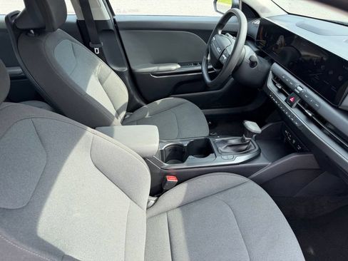 Used 2025 Kia K4 FWD image 15