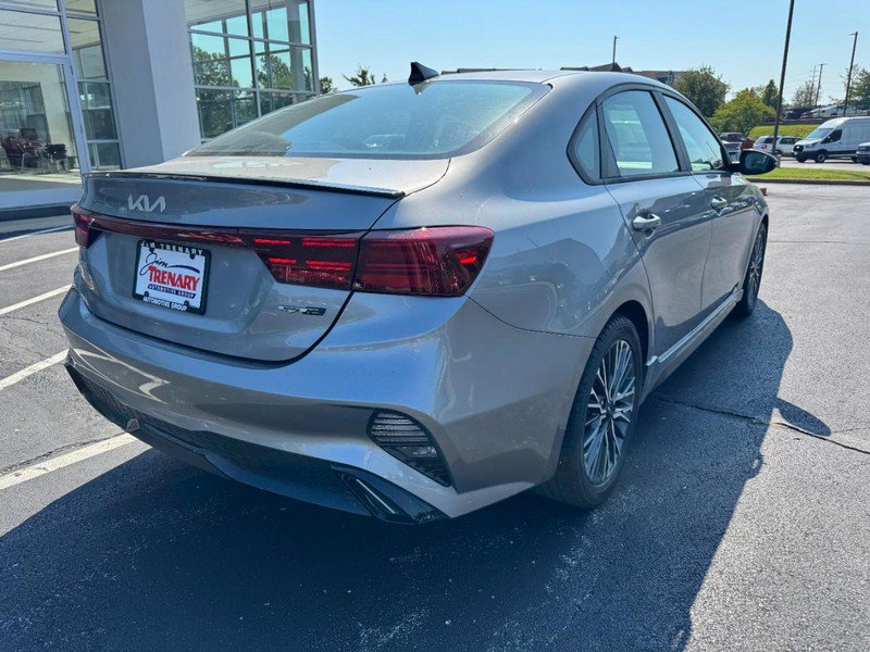 Used 2024 Kia Forte GT-Line w/ GT-Line Premium Package FWD image 3