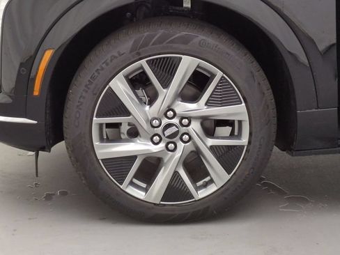 New 2027 Cadillac Optiq Luxury w/ LPO, Floor Liner Package AWD/4WD image 29