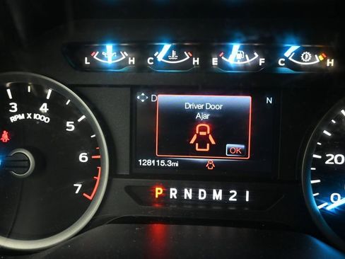 Used 2016 Ford F150 XLT w/ Equipment Group 302A Luxury AWD/4WD image 14