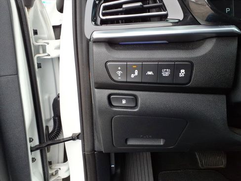 Used 2022 Kia Niro EX Premium image 18