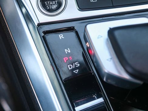 Used 2022 Audi e-tron Premium image 22