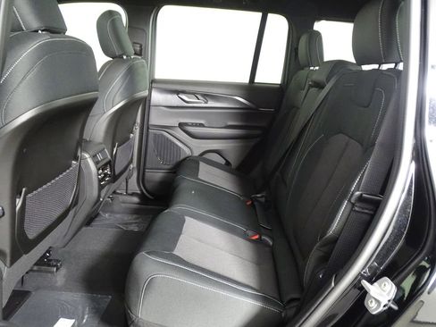 New 2025 Jeep Grand Cherokee Laredo X image 11