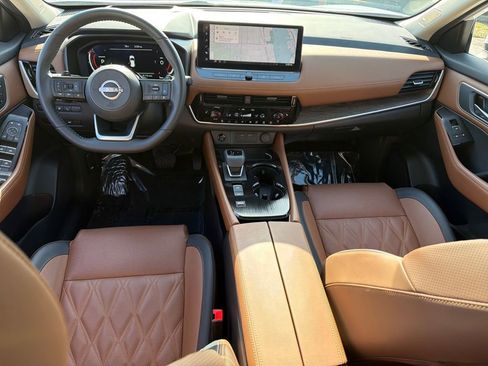 Used 2024 Nissan Rogue Platinum w/ Platinum Premium Package image 15