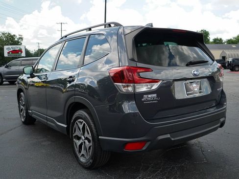 Used 2023 Subaru Forester Premium AWD/4WD image 3