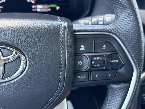 Used 2025 Toyota Sequoia SR5 AWD/4WD image 26