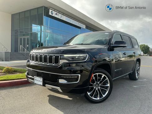 Used 2023 Jeep Wagoneer Series III w/ Premium Group I AWD/4WD image 1