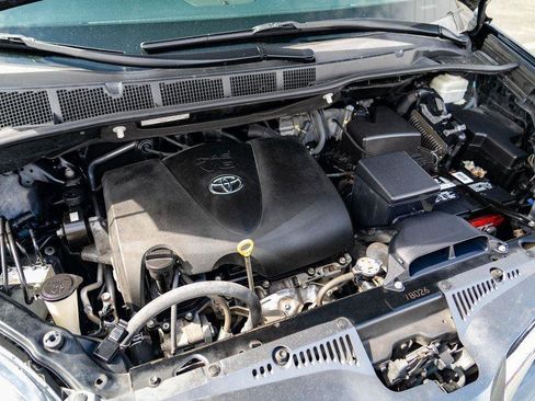 Used 2020 Toyota Sienna XLE image 26
