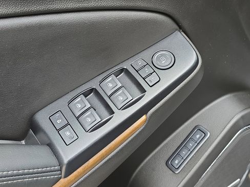 Used 2020 GMC Yukon Denali w/ Open Road Package AWD/4WD image 13