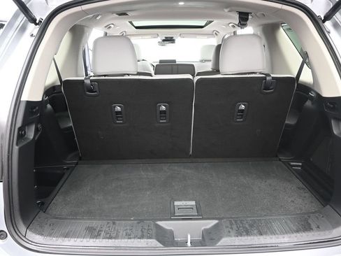 Certified 2025 Honda Pilot Touring image 32