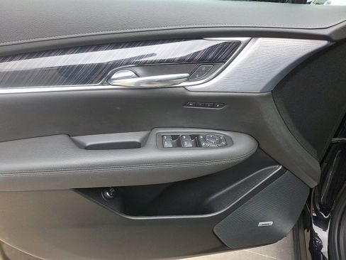 Used 2024 Cadillac XT6 Premium Luxury w/ Technology Package AWD/4WD image 13