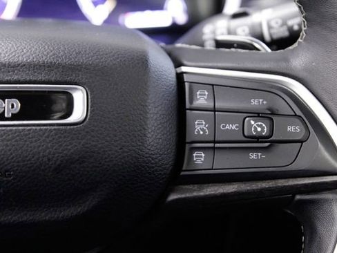 Used 2022 Jeep Grand Cherokee L Limited image 29