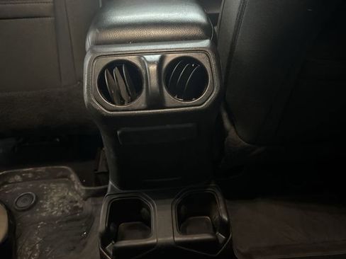 Used 2022 Jeep Wrangler Sport S image 21