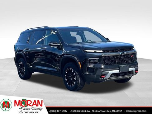 Used 2025 Chevrolet Traverse Z71 w/ LPO, Floor Liner Package AWD/4WD image 7