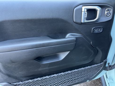 Used 2023 Jeep Wrangler Unlimited Rubicon w/ Dual Top Group image 22