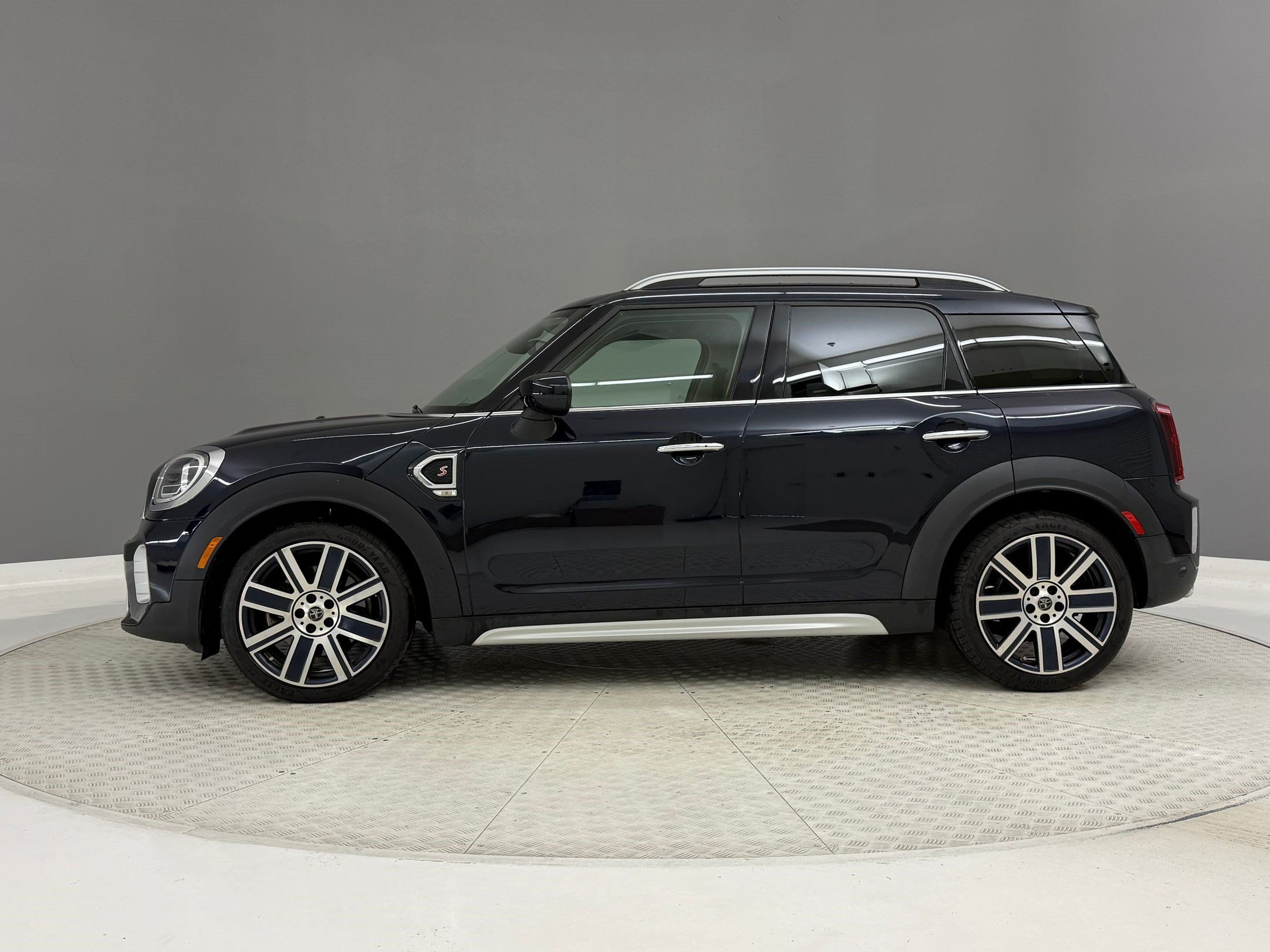 Used 2021 MINI Cooper Countryman S FWD image 2