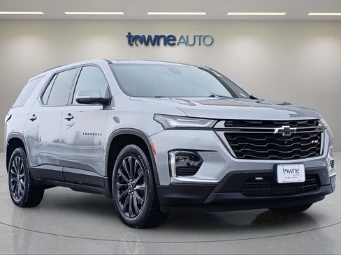 Used 2023 Chevrolet Traverse RS image 7
