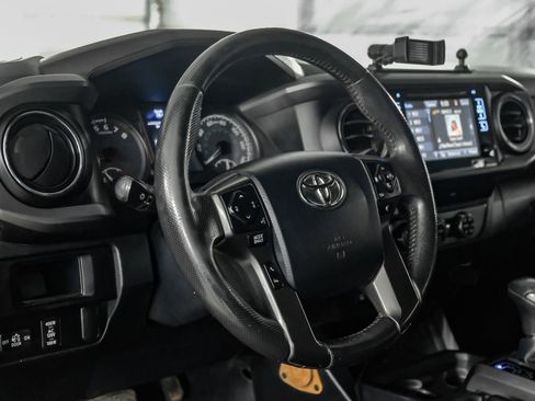 Used 2016 Toyota Tacoma TRD Off-Road w/ Towing Package AWD/4WD image 16