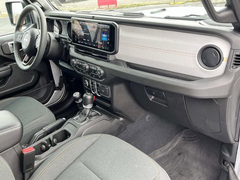 Used 2024 Jeep Gladiator Sport image 23