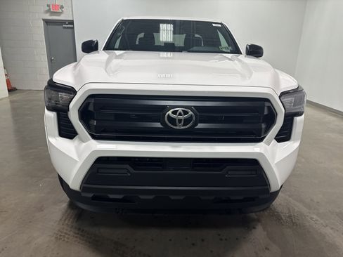 New 2025 Toyota Tacoma SR image 7