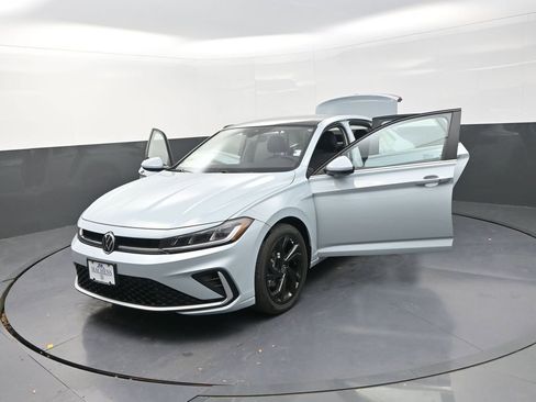 New 2026 Volkswagen Jetta SE image 27