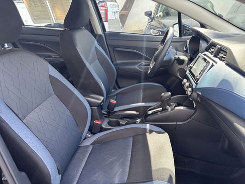 Used 2025 Nissan Versa SV FWD image 34
