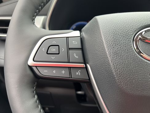 New 2026 Toyota Highlander Platinum AWD/4WD image 14