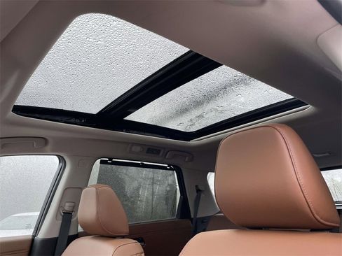 Used 2024 Nissan Pathfinder Platinum w/ Cargo Package image 19