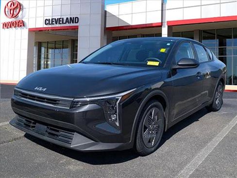 Used 2025 Kia K4 LX image 4