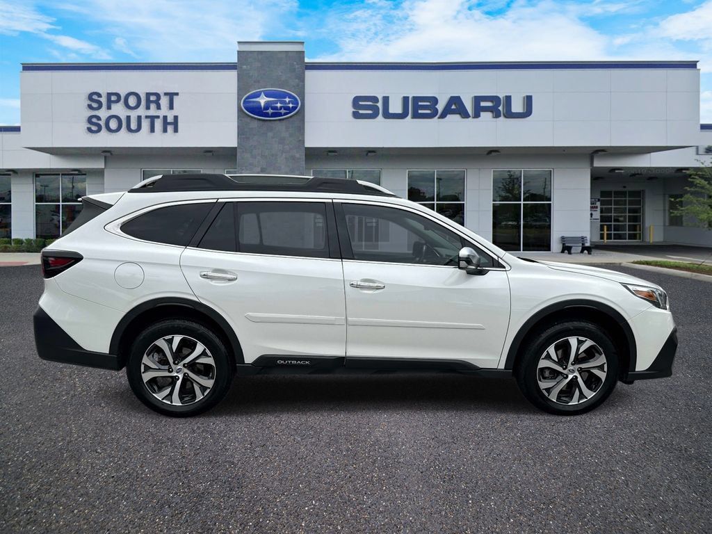 Used 2022 Subaru Outback Touring XT AWD/4WD image 2