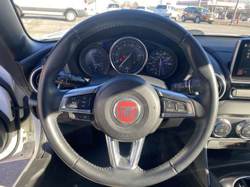 Used 2017 FIAT 124 Spider Lusso image 6