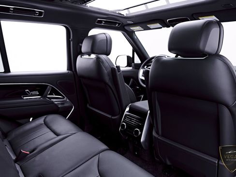 Used 2025 Land Rover Range Rover SE AWD/4WD image 44