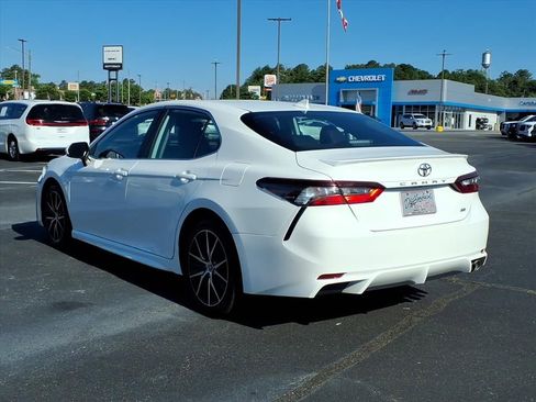 Used 2023 Toyota Camry SE FWD image 16
