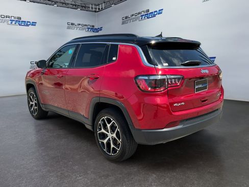 Used 2024 Jeep Compass Limited AWD/4WD image 7