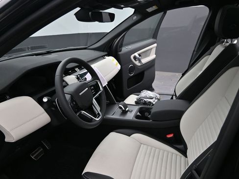 New 2025 Land Rover Discovery Sport Dynamic SE AWD/4WD image 22