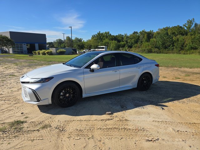 Used 2026 Toyota Camry XSE FWD image 3
