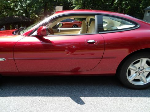 Used 1997 Jaguar XK8 Coupe RWD image 25