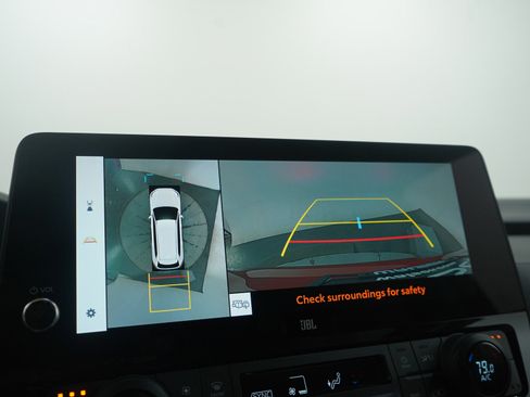 Used 2024 Toyota Grand Highlander Limited image 32