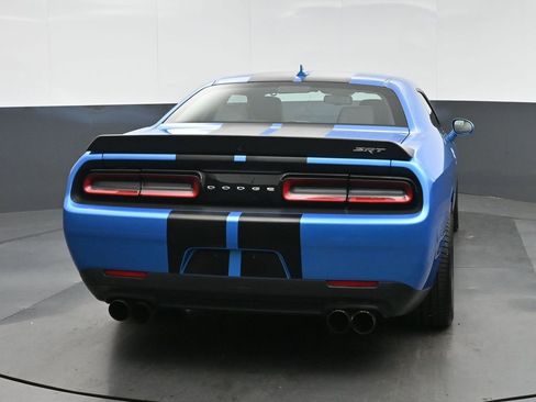 Used 2016 Dodge Challenger SRT Hellcat RWD image 6