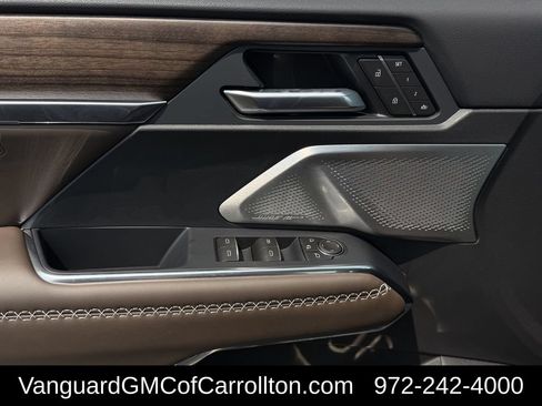 New 2027 GMC Acadia Denali Ultimate w/ LPO, Floor Liner Package AWD/4WD image 21