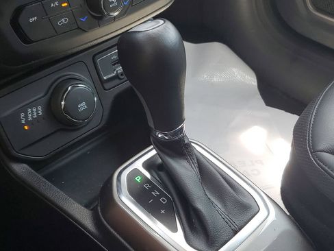Certified 2022 Jeep Renegade Limited AWD/4WD image 33