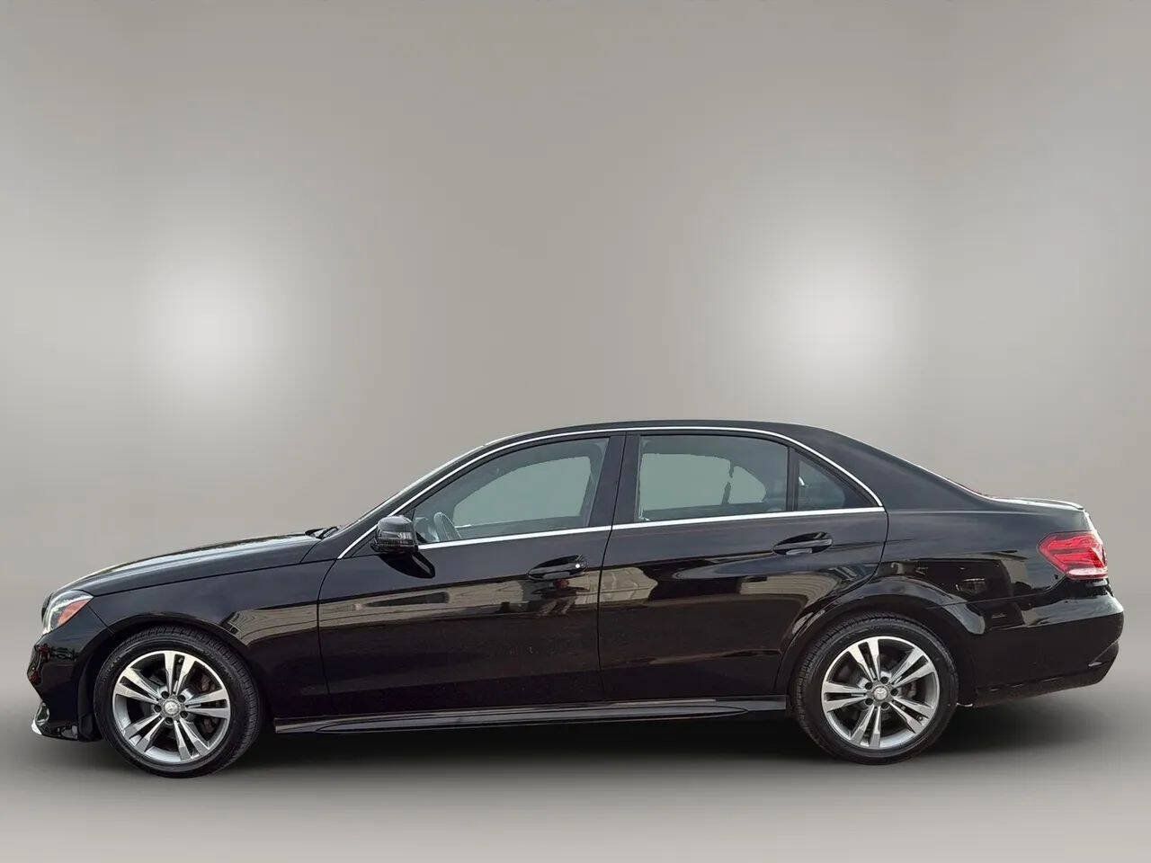 Used 2014 Mercedes-Benz E 350 4MATIC Sedan image 4