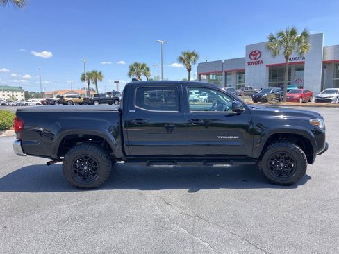 Used 2020 Toyota Tacoma SR5 image 6