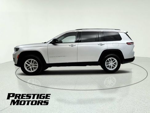 Used 2023 Jeep Grand Cherokee L Laredo w/ Luxury Tech Group I AWD/4WD image 4