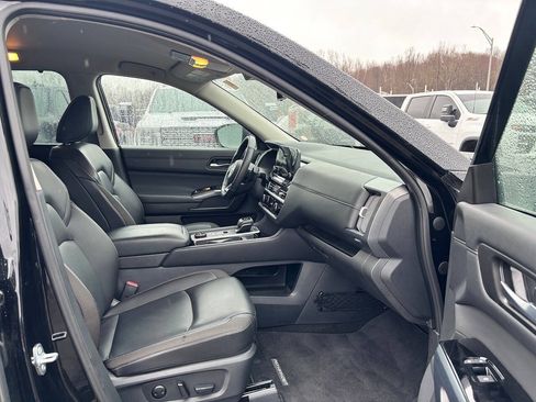 Used 2025 Nissan Pathfinder SL w/ Cargo Package AWD/4WD image 12