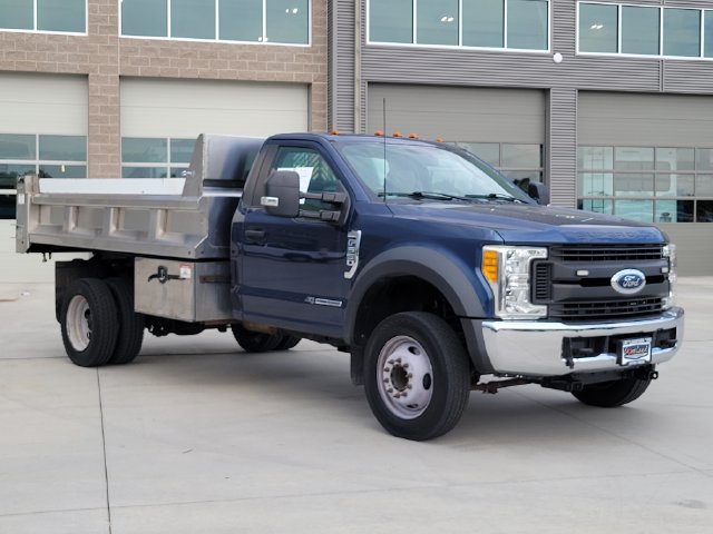 Used 2017 Ford F550 2WD Regular Cab Super Duty image 2