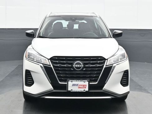 Used 2023 Nissan Kicks SV image 1